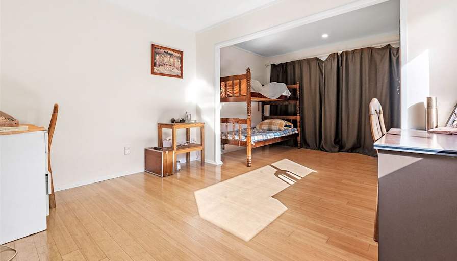 Hishaam's room