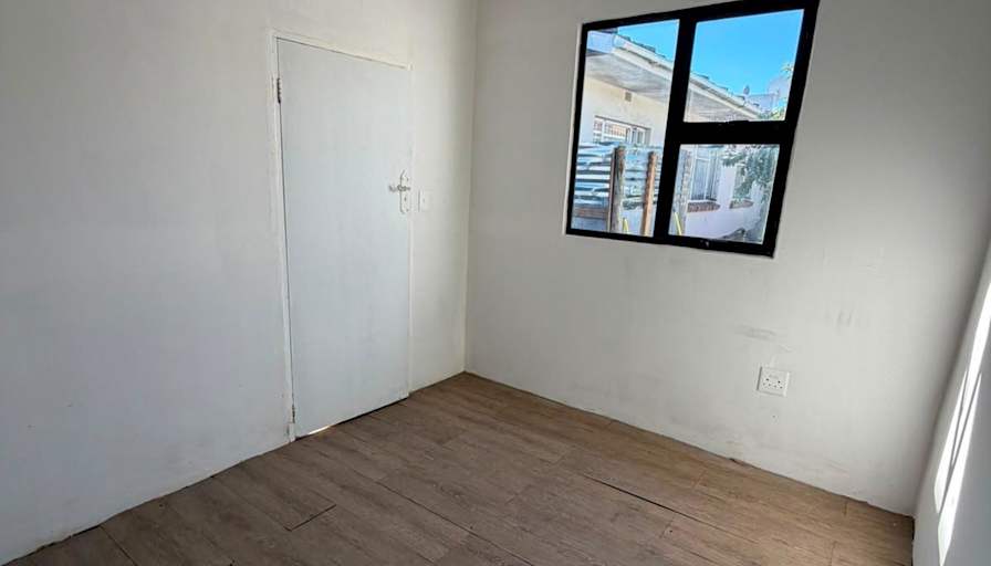 Donovan's room