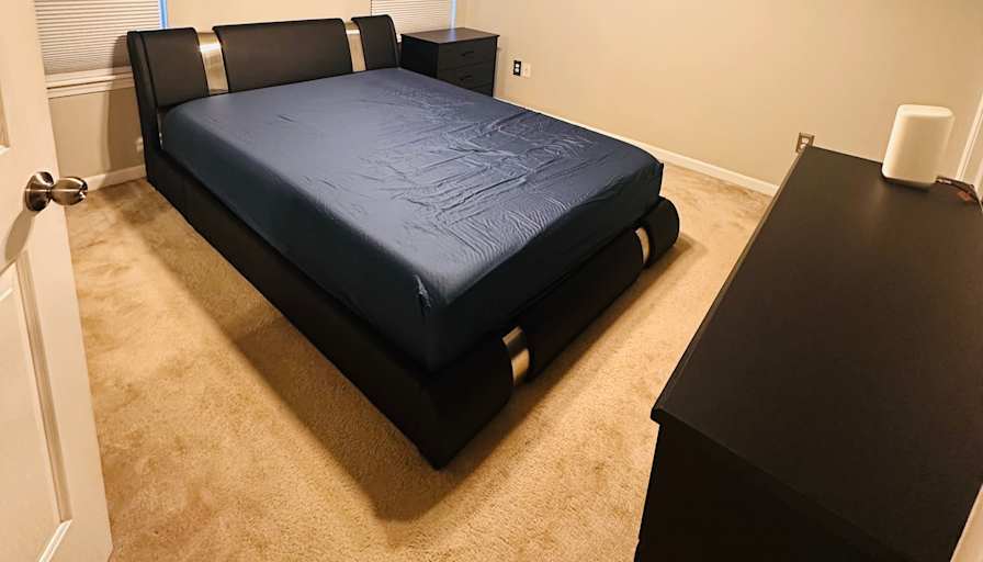 Farzad's room