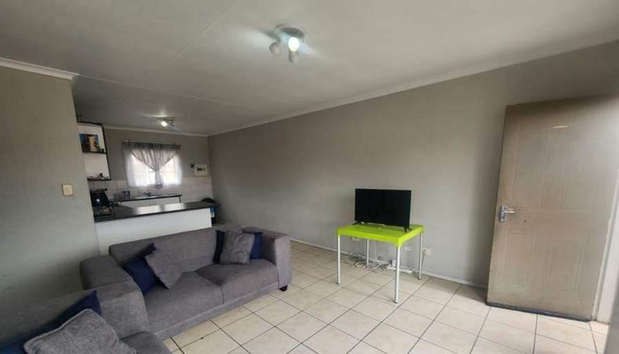 Nontobeko's room