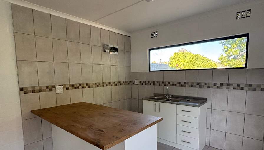 Roche Benjamin's room