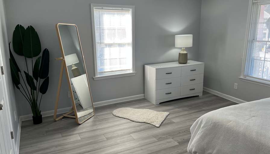 Reign's room