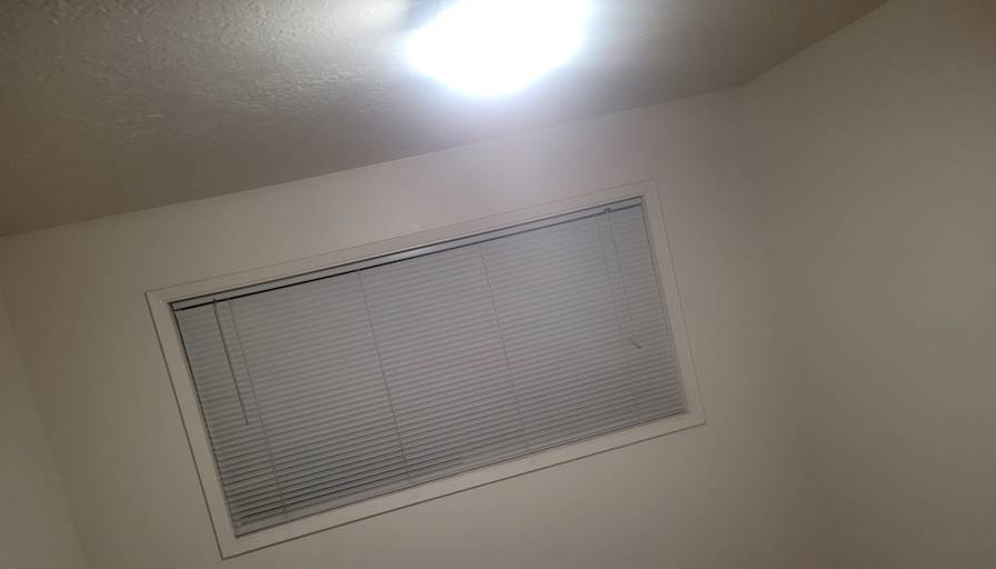 Autumn Battisti's room