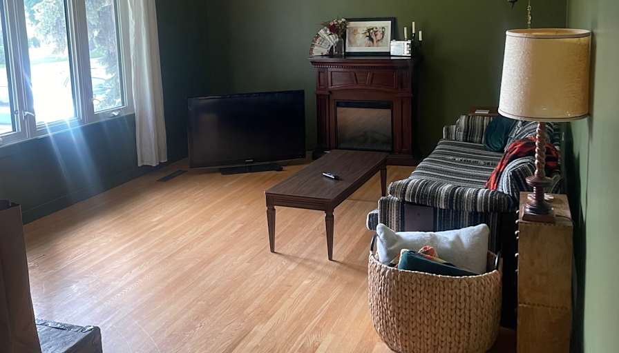 Meghan Lyons's room