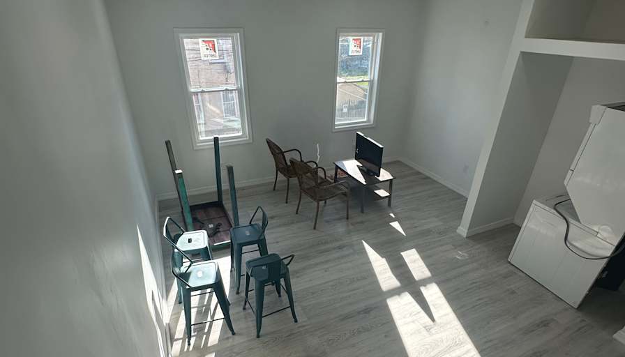 Tom's room
