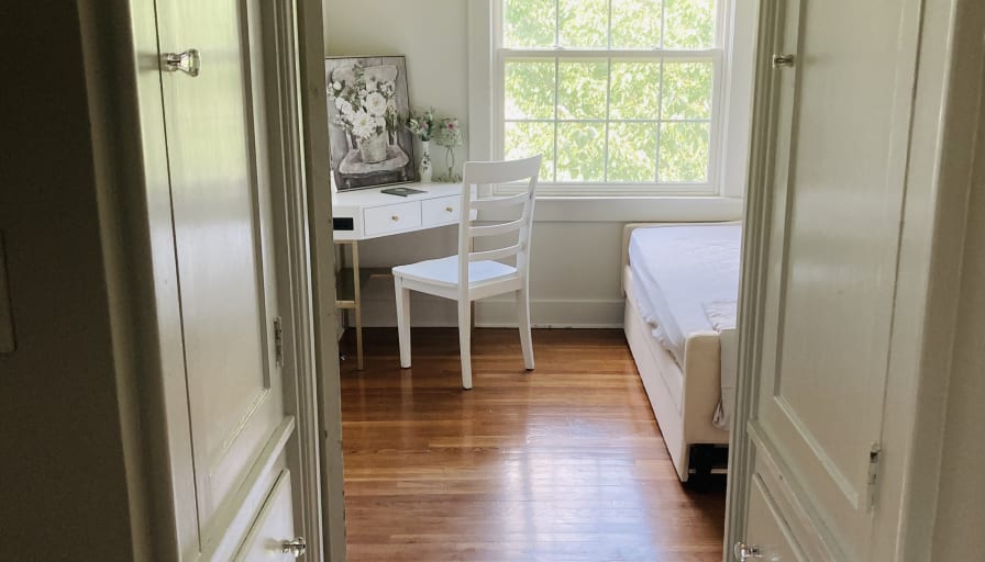 Avenue's room
