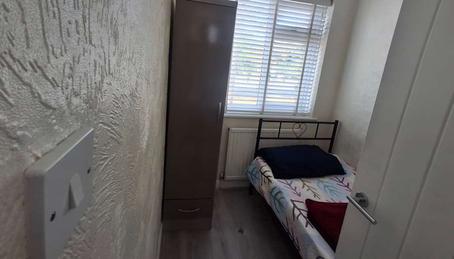 VJ's room