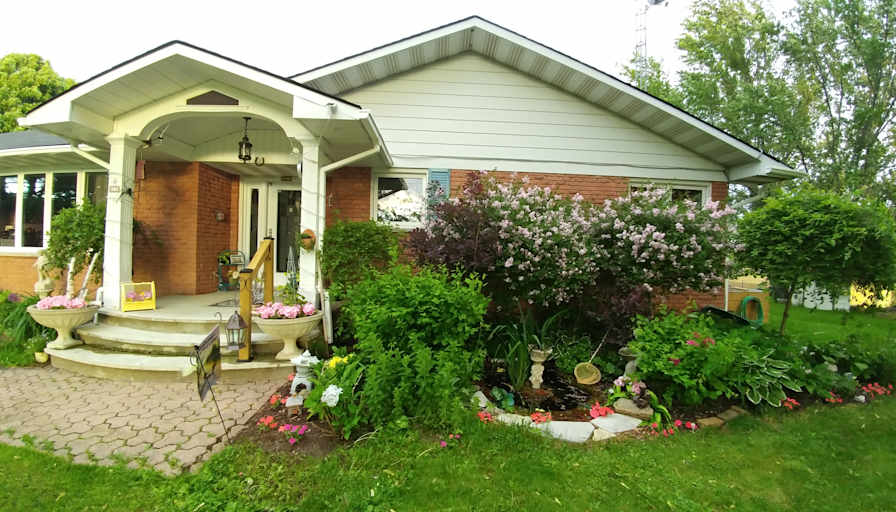 Sylvia OWNER living On Site acceptg ODSP ON Works Retirees Widow Widower Contractor Builder Mason's room