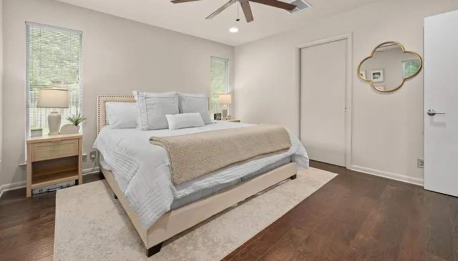 Donna's room