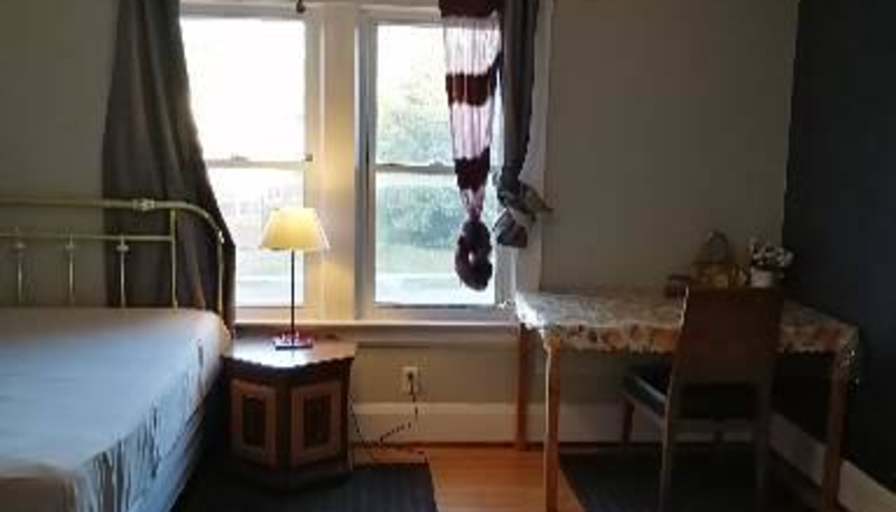 Alice.'s room