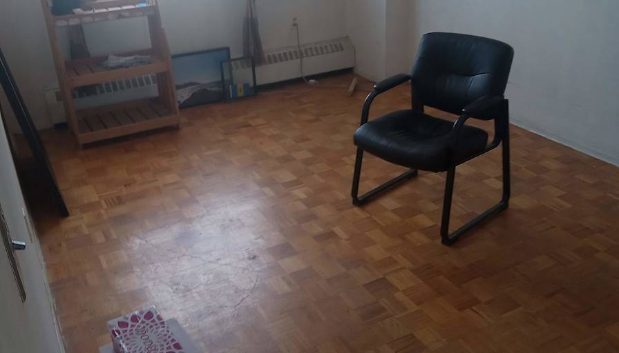 B's room