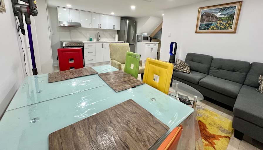 Mark Kay's room