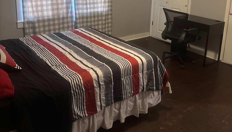 Malik's room