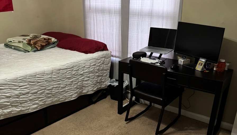 Luis's room