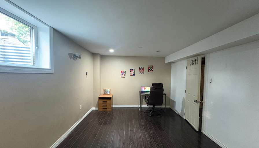 Peyman Rastegar's room