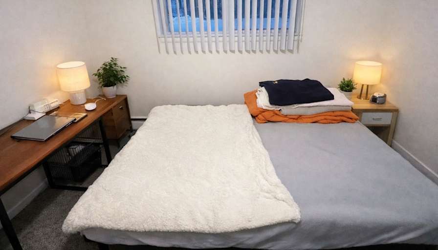 Wenyi Ye's room