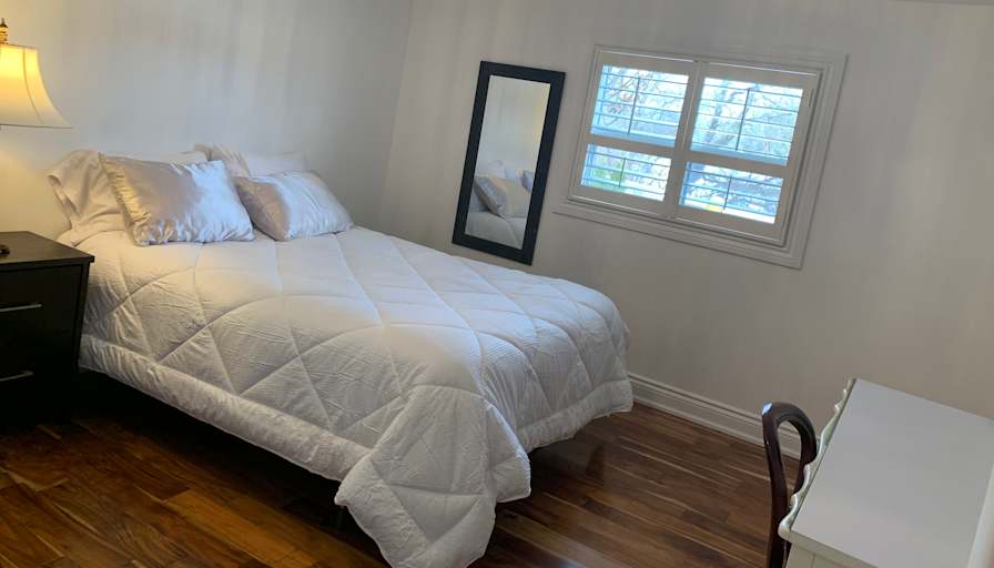 Lina's room