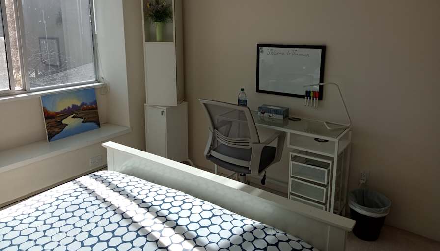 Cléo and Carl's room