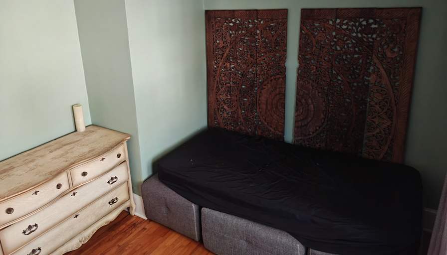 Foster's room