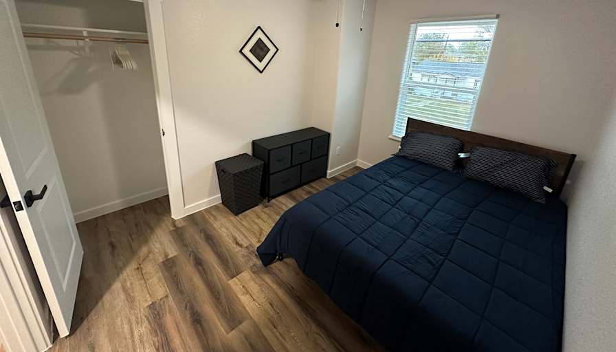 Garfield Crumbie's room
