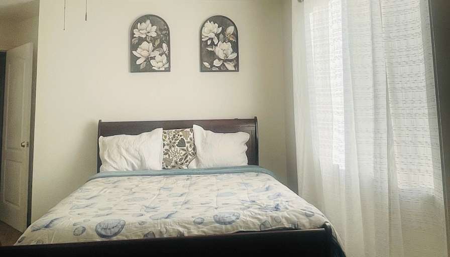 Raquel's room