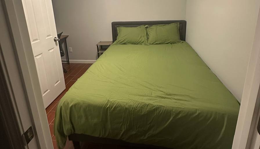 Lambert Guo's room