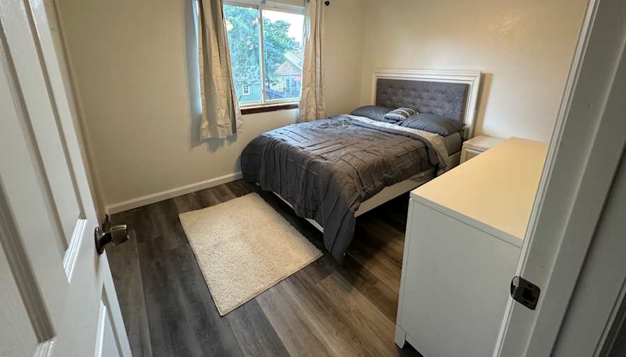 Jason Philips's room