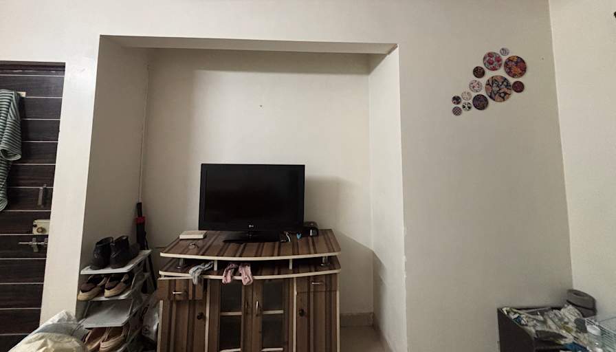 Manav Shinde's room
