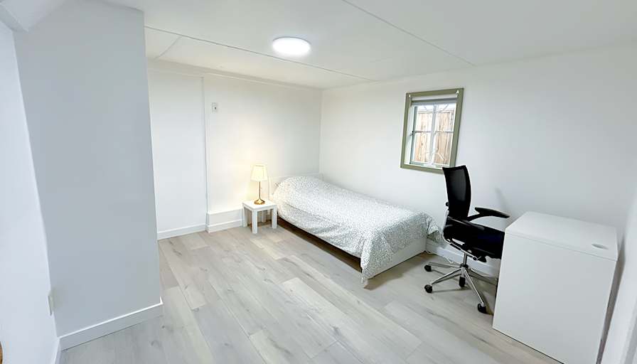 Shahram's room