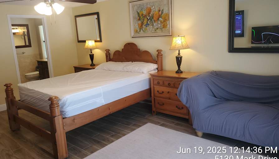 Jason Bryan, Realtor's room
