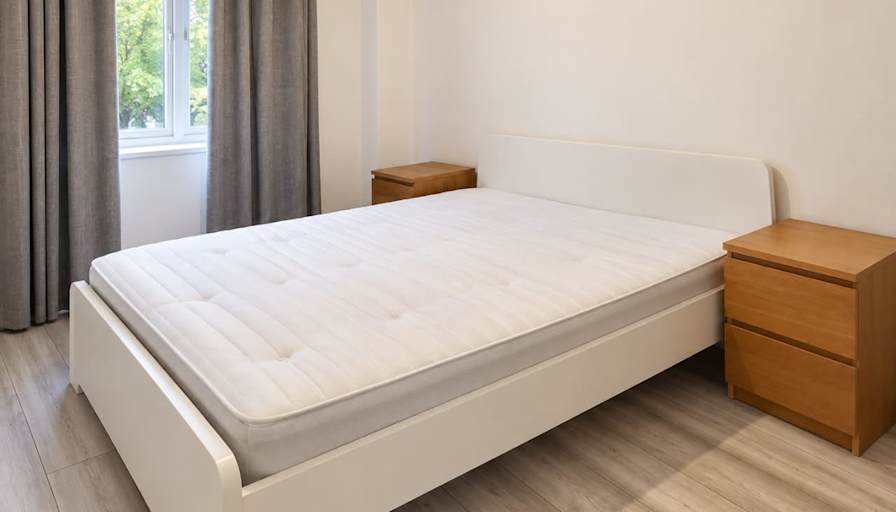 Lorena R's room