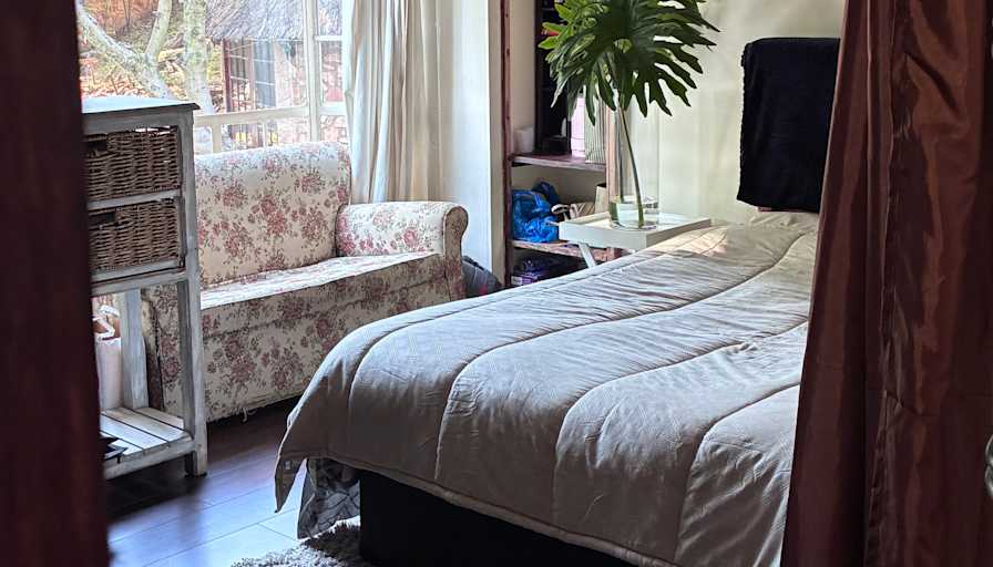 E's room