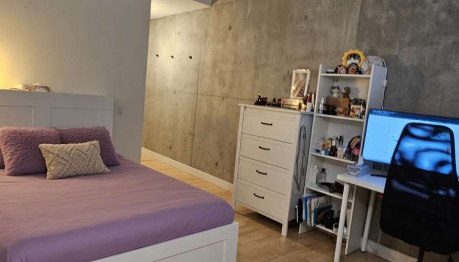 Isis's room