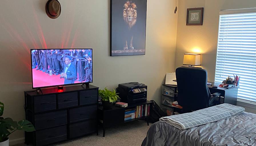 Navid's room