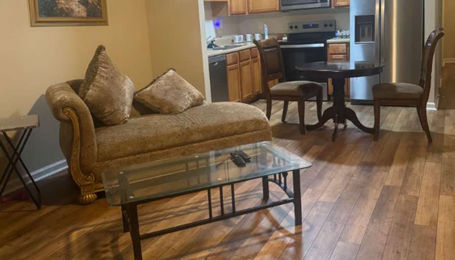 Furnished room with own bathroom in a house | Englewo... – Roomies.com
