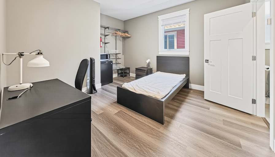Remax Rentals's room