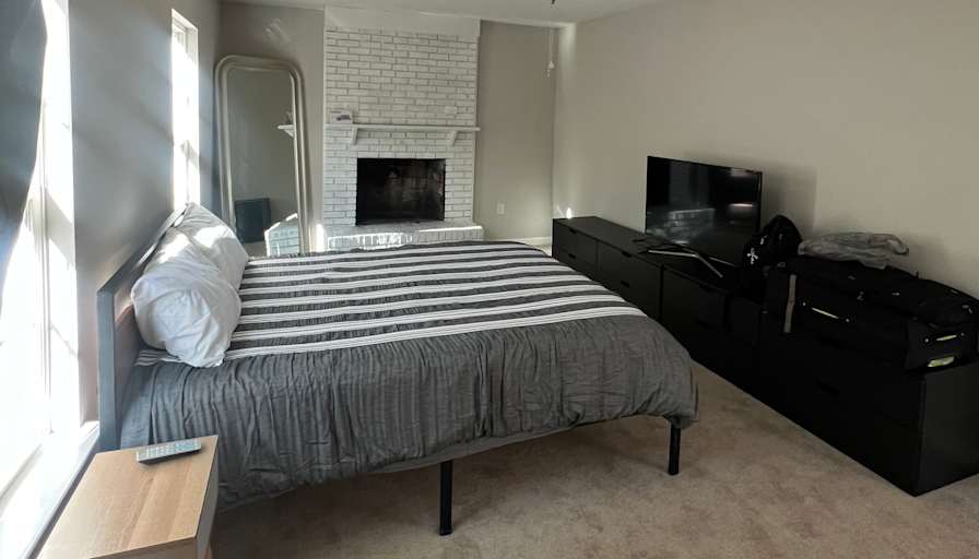 Tee's room