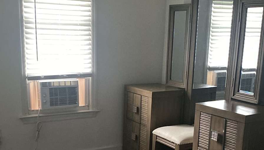 Lucia's room