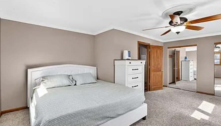 Lois's room