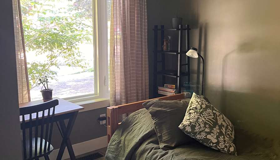 Lisa's room