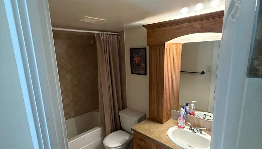 Deval's room