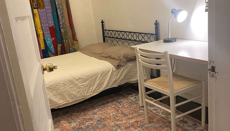 Farnaz's room