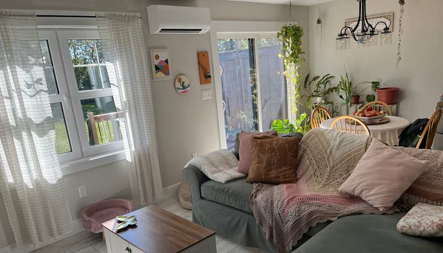 Ainsley Stapleton's room