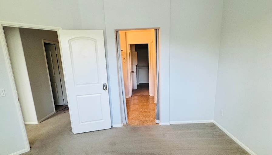 Youdline's room