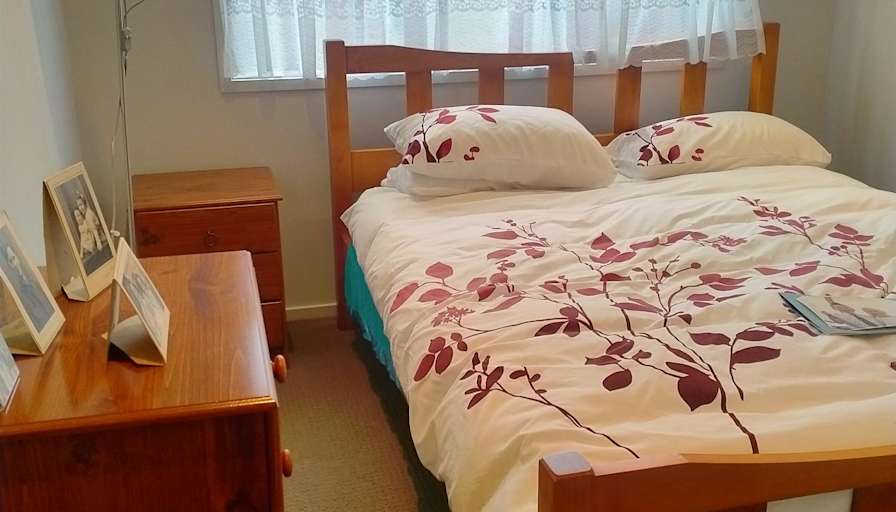 Athol's room