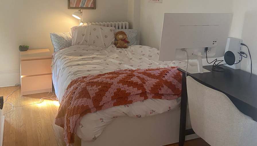 Olivia Hall's room