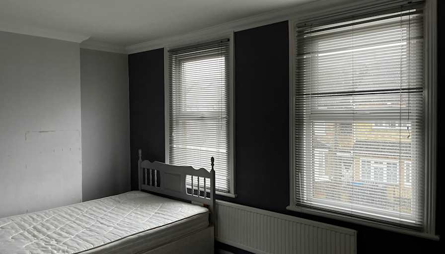 Kevin Hayes's room