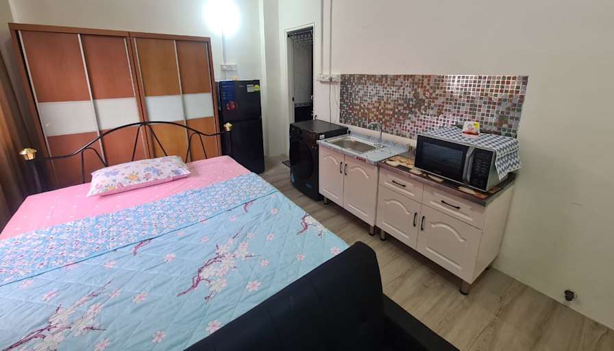 Roomy's room