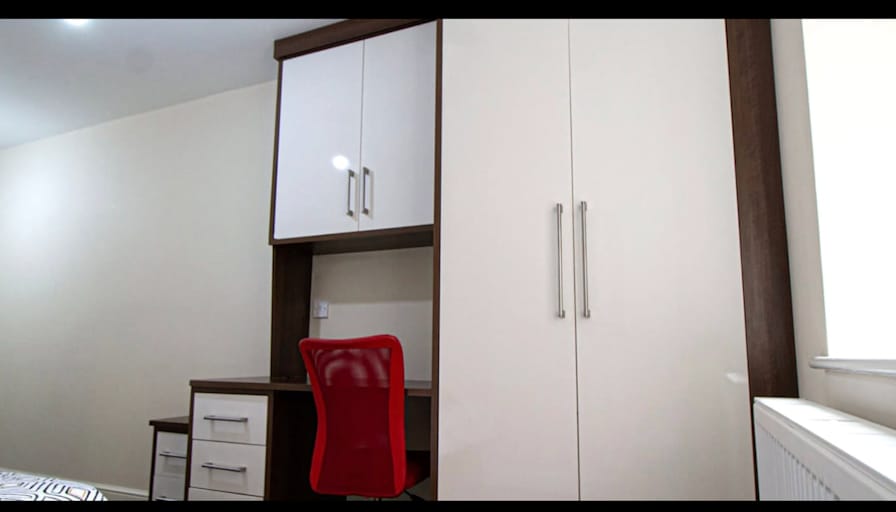 Sahar t's room