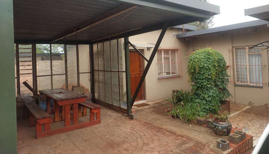 Nontobeko's room